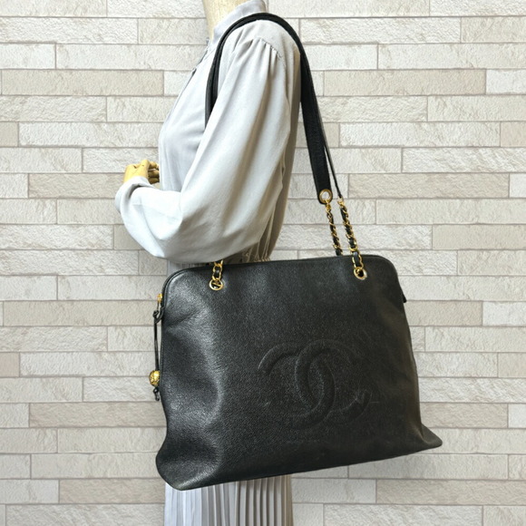 CHANEL Shoulder Bag Caviar Skin Black - Picture 2 of 13